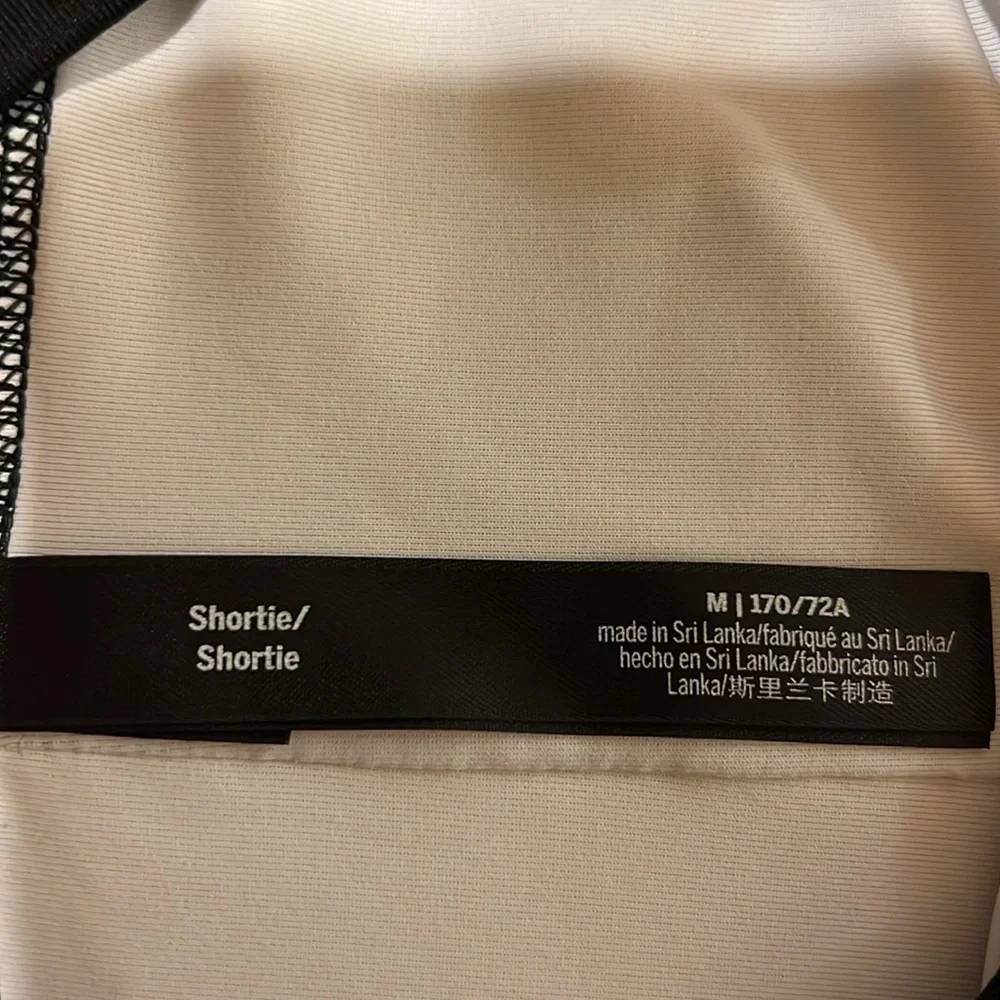 PINK ACTIVE Shortie  size Med. - Picture 6 of 6